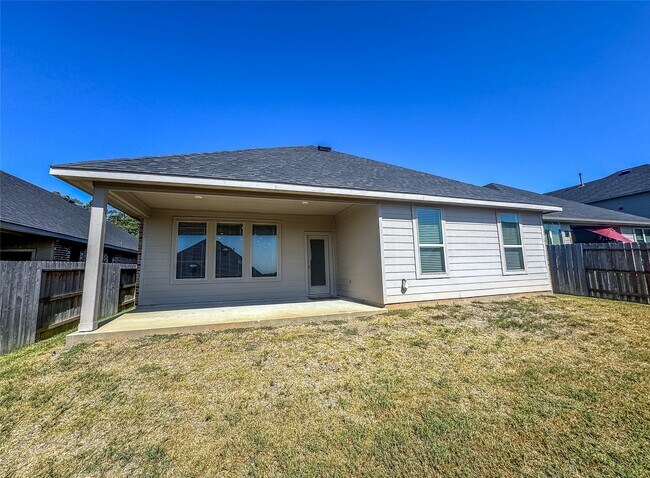 Building Photo - 519 Newcomb Holw Dr