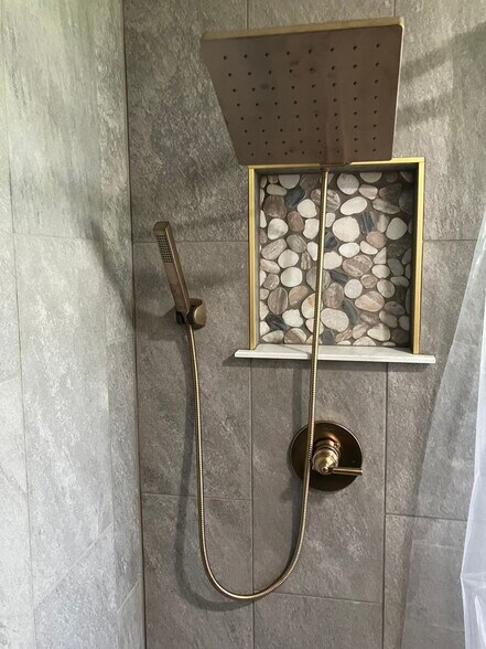 Building Photo - 6068 Vivian Ct