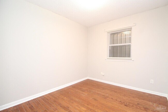 Building Photo - 7190 Pennington Dr