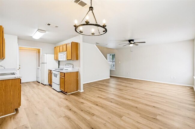 Building Photo - 945-947-947 Sagewood Trail