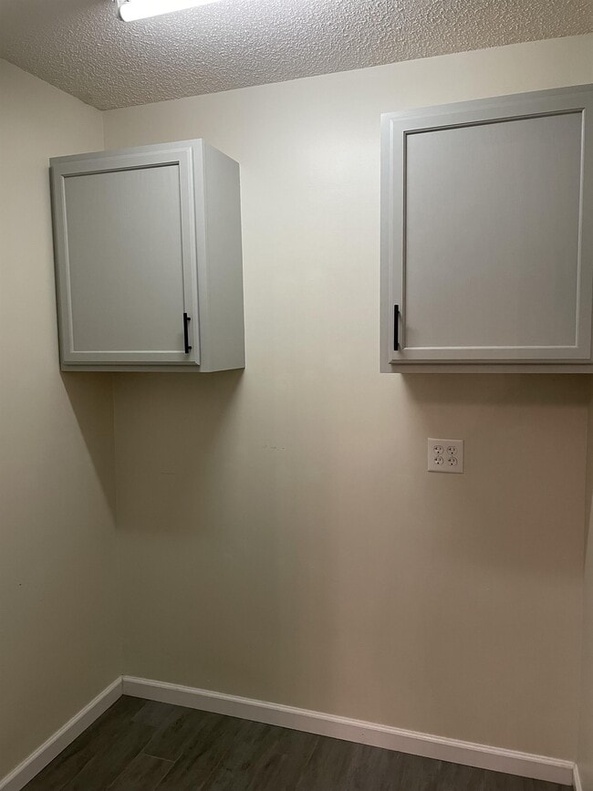 Building Photo - 512 Lejeune Dr