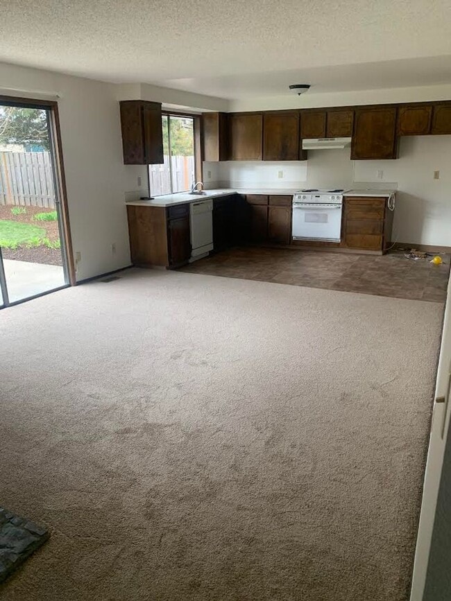 Building Photo - Greenway Single Level!!