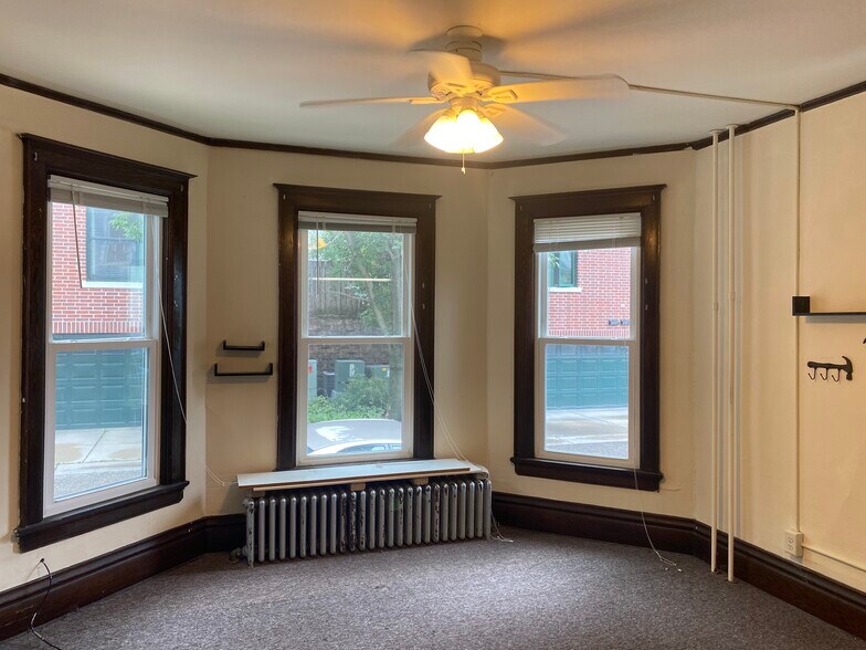 Building Photo - 112 S Mills St