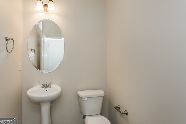 Building Photo - 264 Magnaview Dr