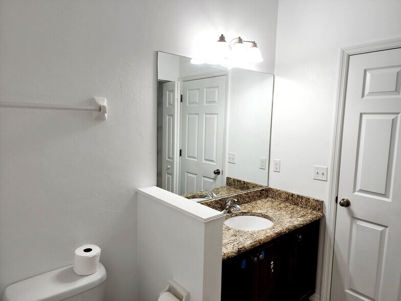 Bathroom 3: Shared between Bedrooms# 3 & 4 - 8184 SW 73rd Ln