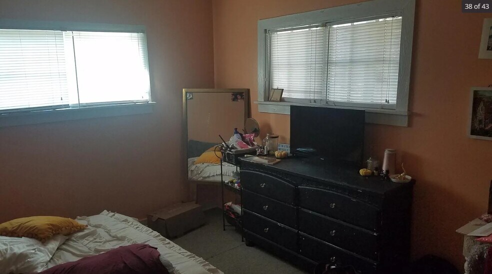 Building Photo - 341 Athens Ave