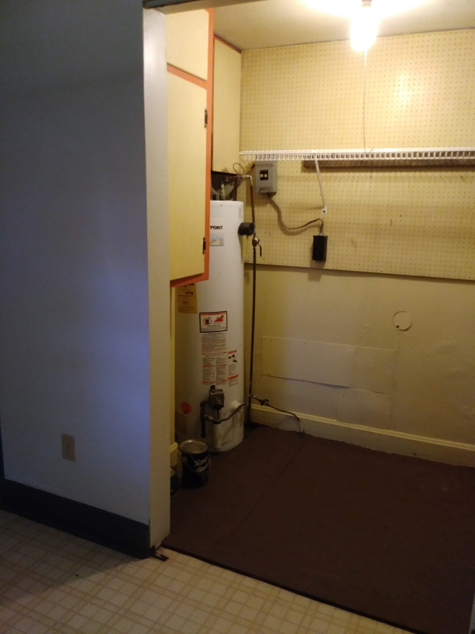 Utility room - 2609 Pioneer Rd