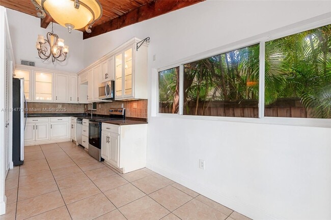 Building Photo - 9022 SW 78th Pl
