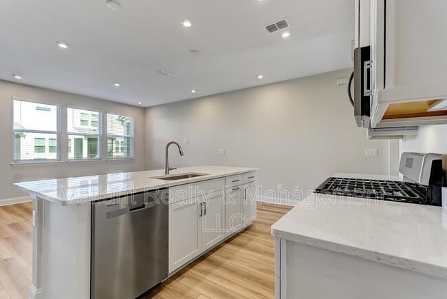 Building Photo - 14167 Pier Ln