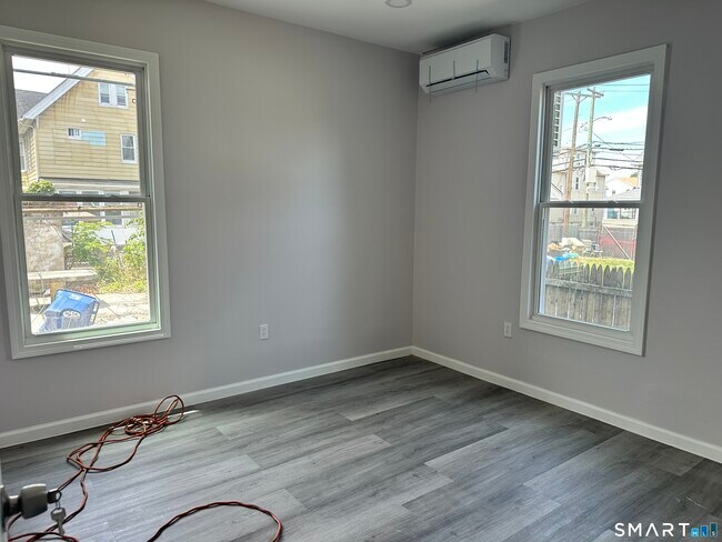 Building Photo - 139 Whitney Ave
