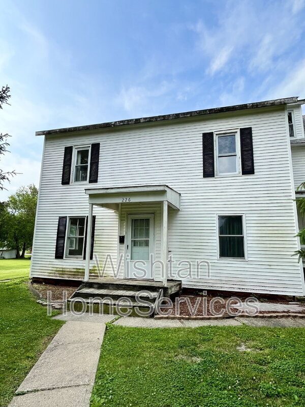 Building Photo - 226 Locust St