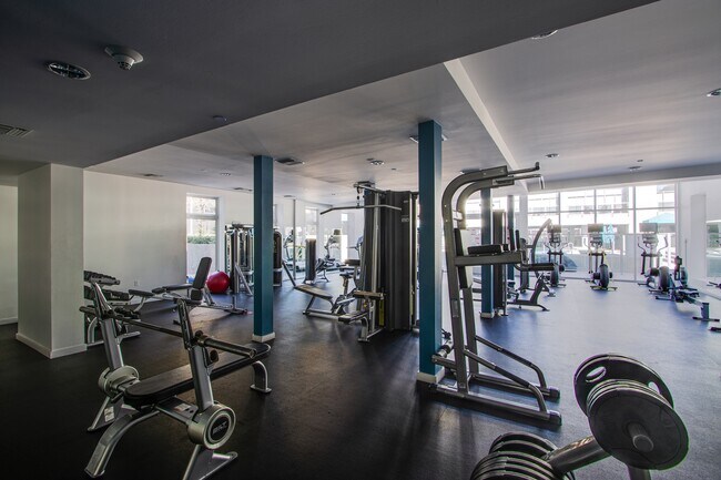 Building Photo - 8925 W Flamingo Rd