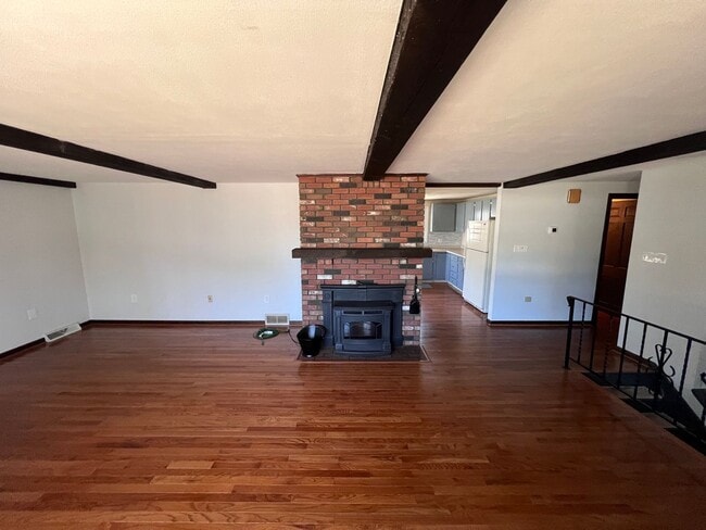 Building Photo - Check out this 3 bedroom 3 bath home for lease