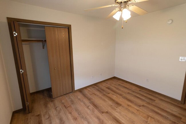 Building Photo - 5000 Derby Ridge Dr