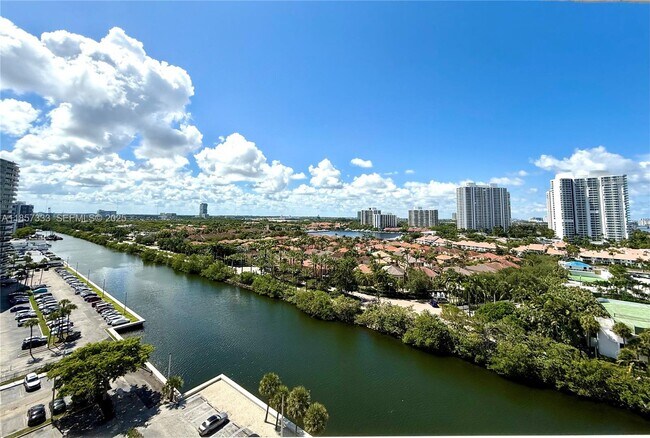 Building Photo - 20505 E Country Club Dr