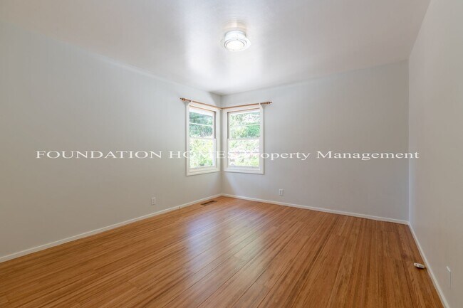 Building Photo - Upscale Country Club 3BD/2BA with BONUS Ro...