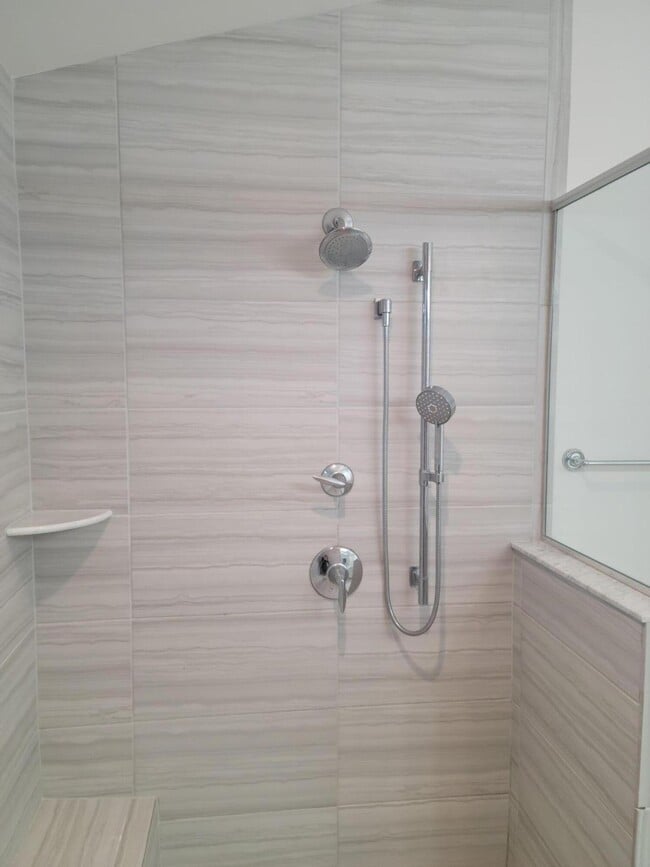 Building Photo - 2859 Hardwick Rd