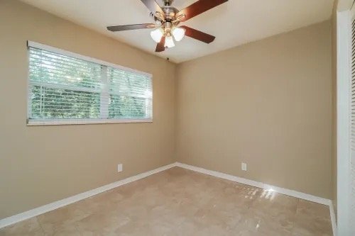 Building Photo - 625 Holland Ave