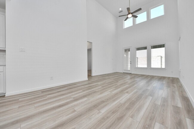 Building Photo - 9223 Willowbank Gap Ln