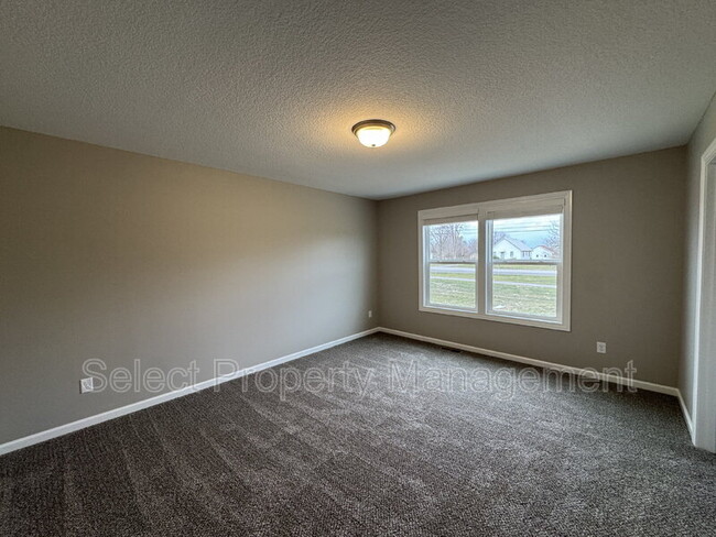 Building Photo - 1032 Matteotti Avenue