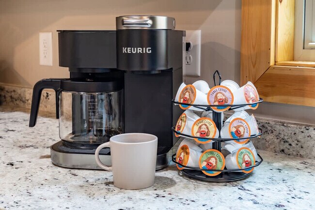 Building Photo - 43 Medina Ct