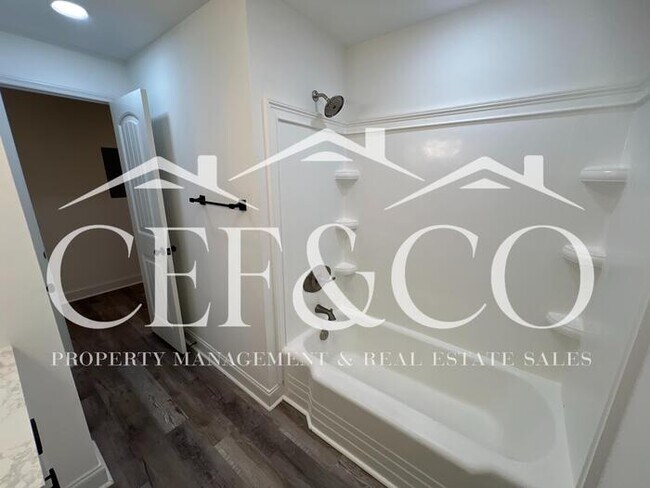 Building Photo - 7107 SC-215