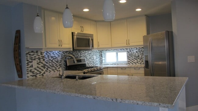 Building Photo - Imperial Beach  Condo