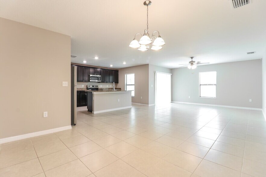 Building Photo - 6953 Redbay Dr