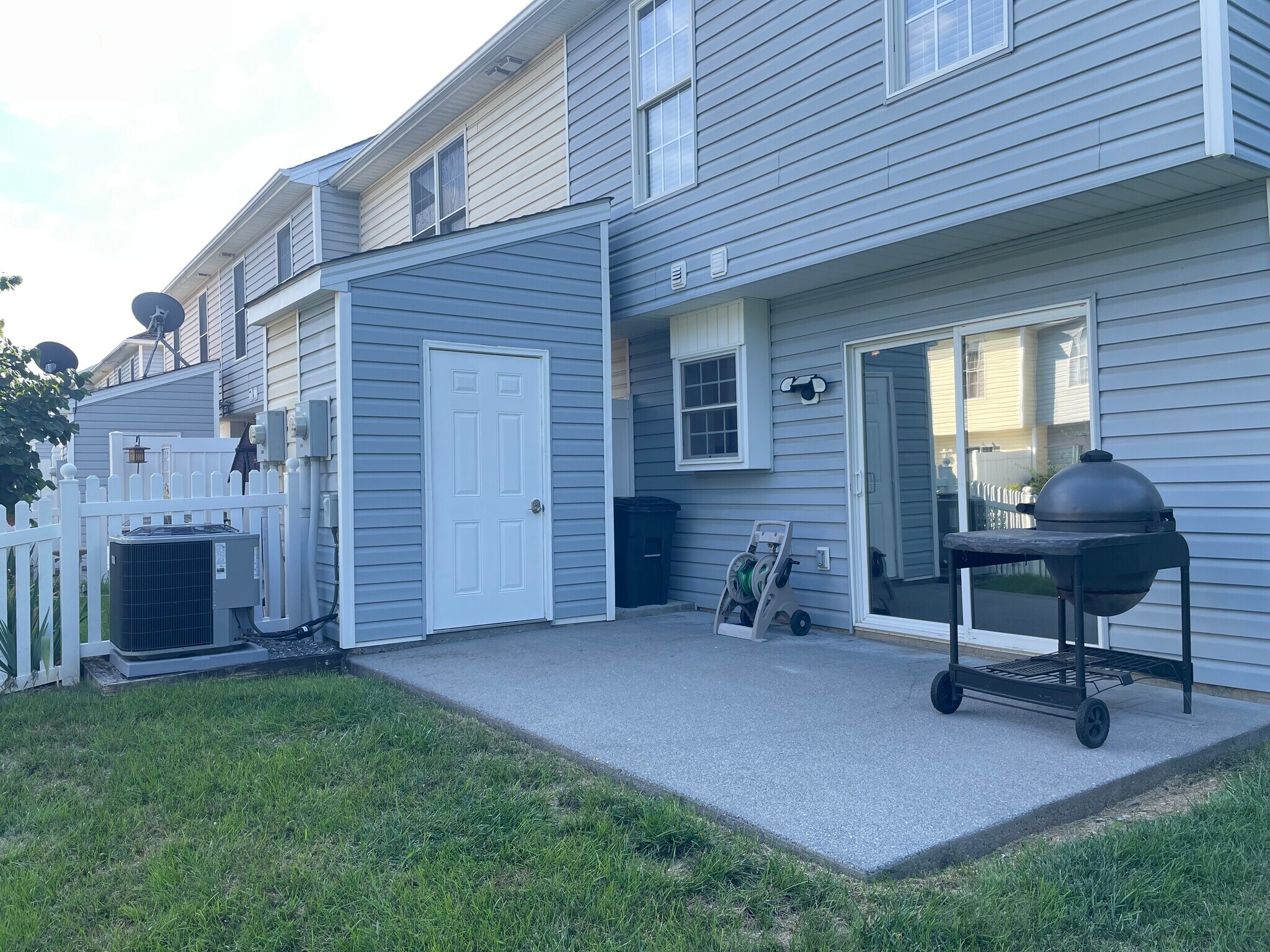 Building Photo - 1137 Paul Revere Ct