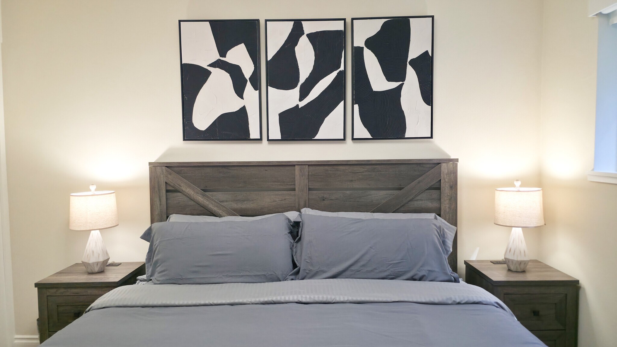 Building Photo - 1588 Alki Ave SW