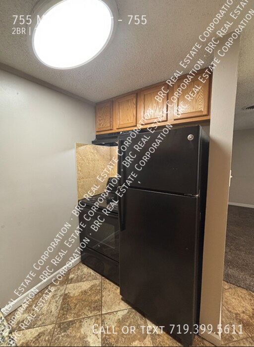 Building Photo - 755 Miller Ct