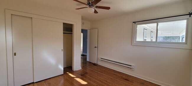 Building Photo - 3 bedroom 2 bath home