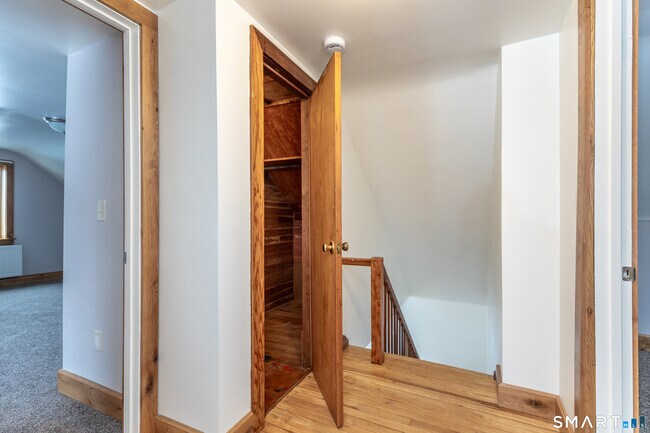 Building Photo - 14 Browns Ln