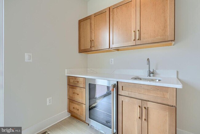 Building Photo - 2705 Ferry Bar Dr