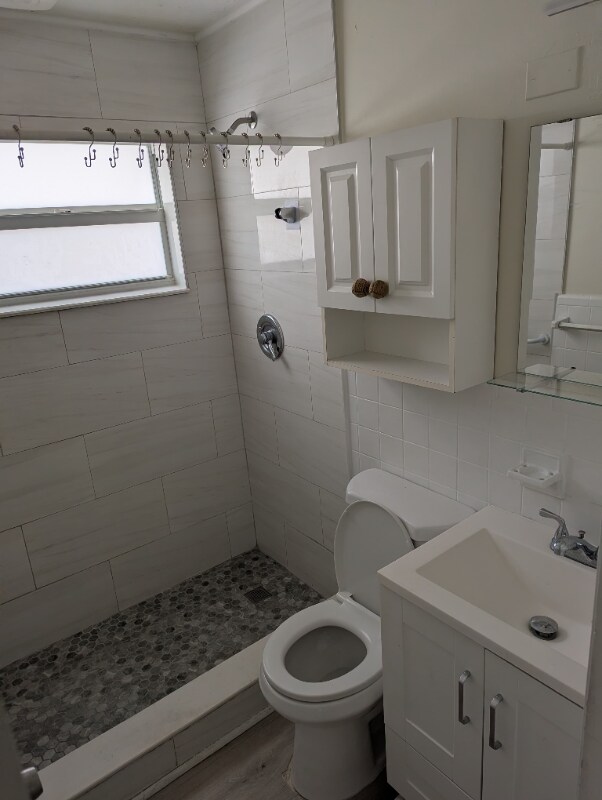 Building Photo - 305 3rd St