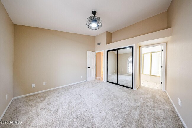 Building Photo - 15704 Cholla Dr