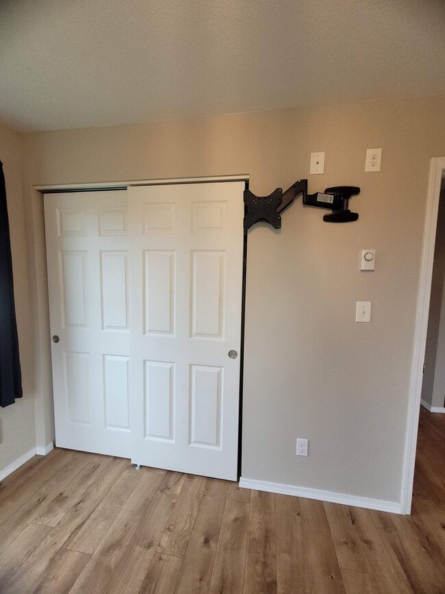 Building Photo - 1218 W Spruce St