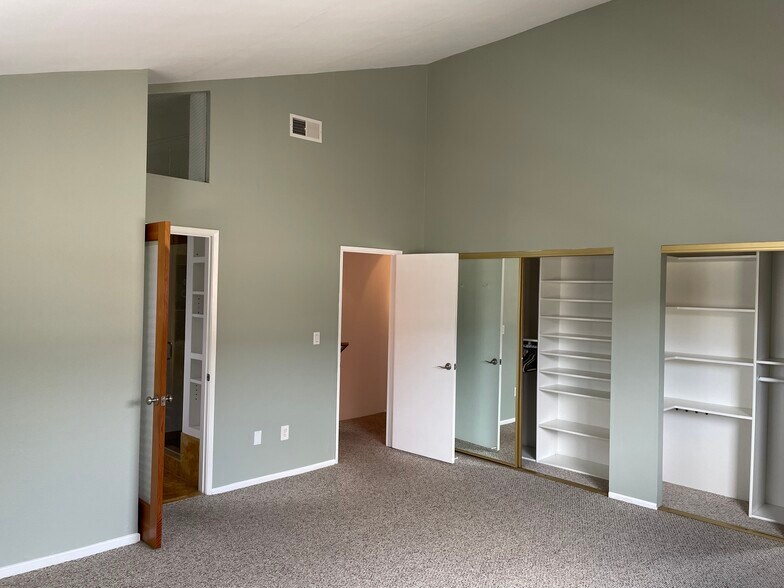 Master Bedroom with 13 ft ceilings - 2289 190th St