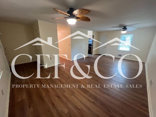 Building Photo - ? Beautifully Remodeled 3 Bedroom Home – S...