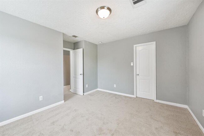 Building Photo - 22218 Orchard Dale Dr