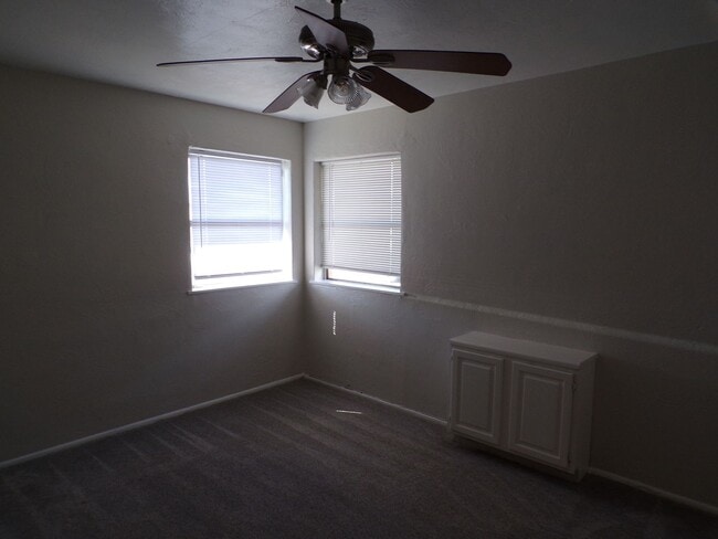 Building Photo - 2317 NW Bell Ave