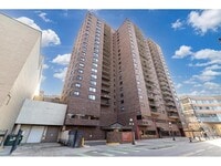 Building Photo - 26 W 10th St