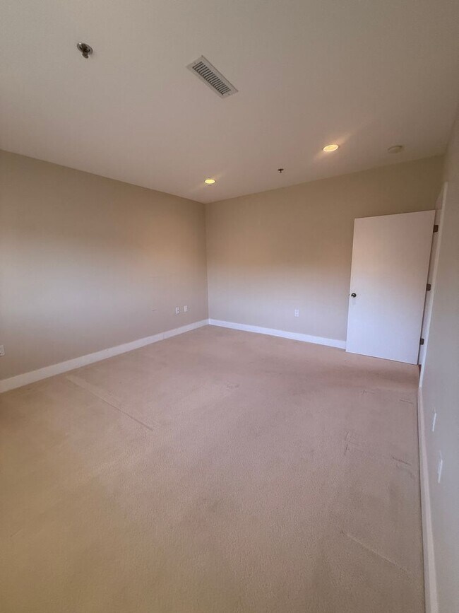 Building Photo - wilco143