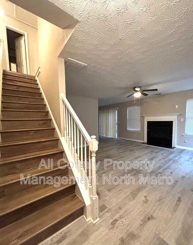 Building Photo - 289 Silver Ridge Dr