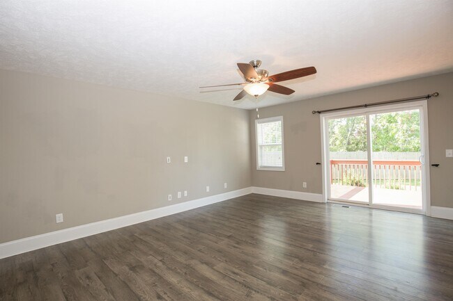Building Photo - 111 Lightwater Dr