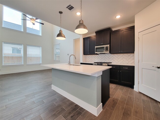 Building Photo - 30943 Star Gazer Rd