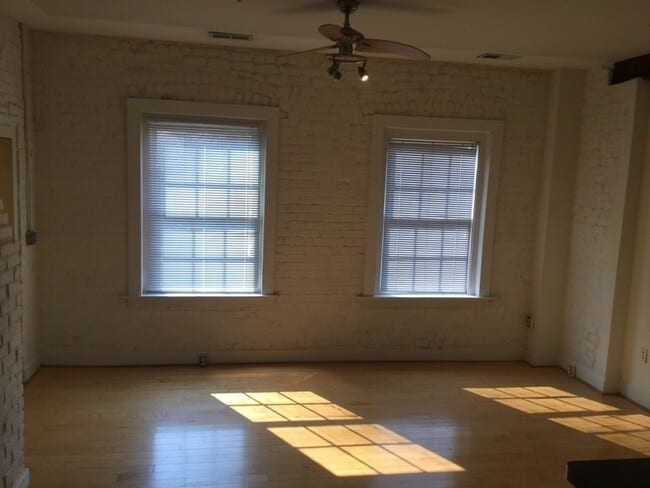 Building Photo - 301 Goshen St
