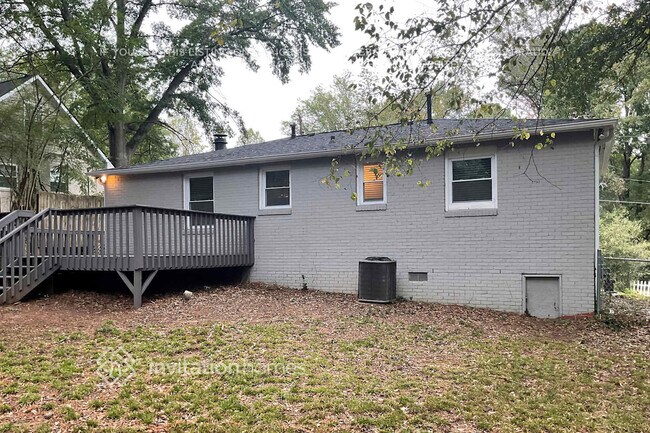 Building Photo - 353 Simca St SE