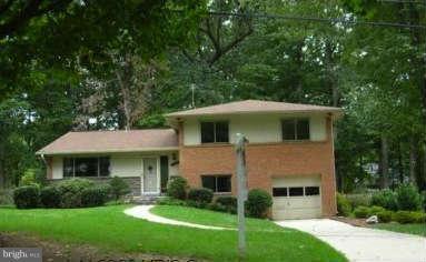 Building Photo - 9820 Inglemere Dr