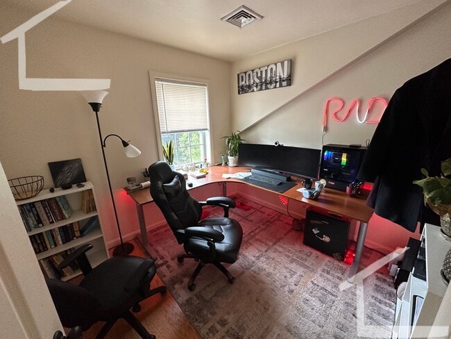Building Photo - Five Bedroom + Two & half Bath TownHouse * Lower Allston